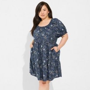 NWT Torrid Sz 00 (M/L) Mini Chambray Smocked Dress w/ Pockets; Medium Large